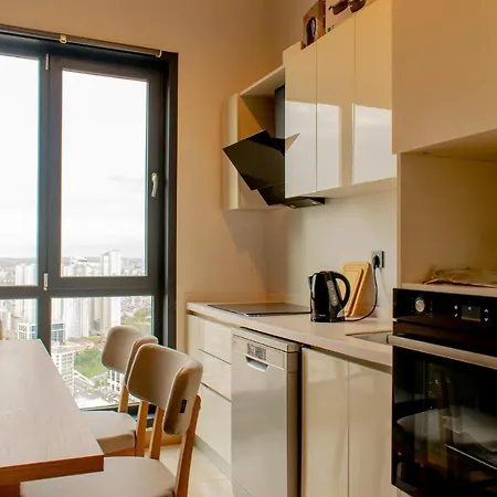 2 Bed-room Penthouse With Sea And Lake View *