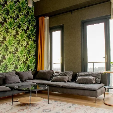 2 Bed-room Penthouse With Sea And Lake View *