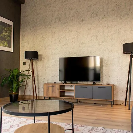2 Bed-room Penthouse With Sea And Lake View Apartment *