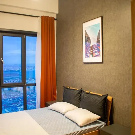 2 Bed-room Penthouse With Sea And Lake View *