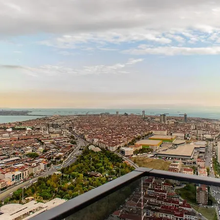 Apartment 2 Bed-room Penthouse With Sea And Lake View *